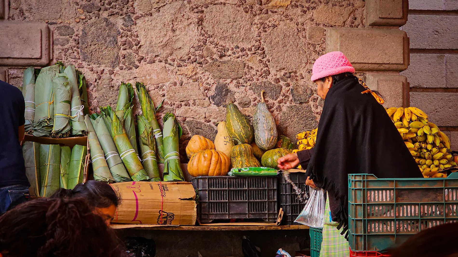 LALO ISLAS  TIANGUIS